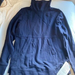 BNWT lululemon press pause pullover